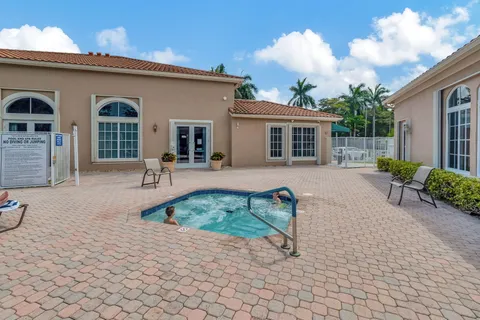 $550,000 | 6032 Rossmoor Lakes Court, Boynton Beach, FL 33437