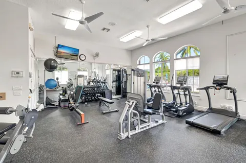 $550,000 | 6032 Rossmoor Lakes Court, Boynton Beach, FL 33437
