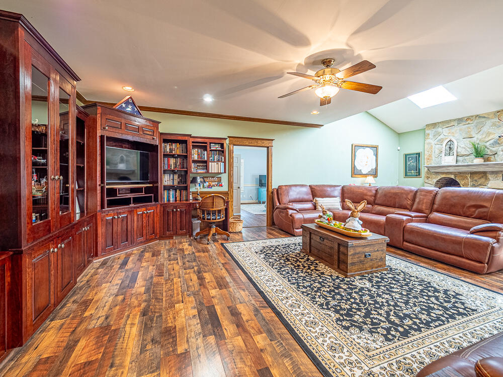 2860 Porcher Drive Sumter, SC 29150 - Photo 31 of 61 Livingroom1
