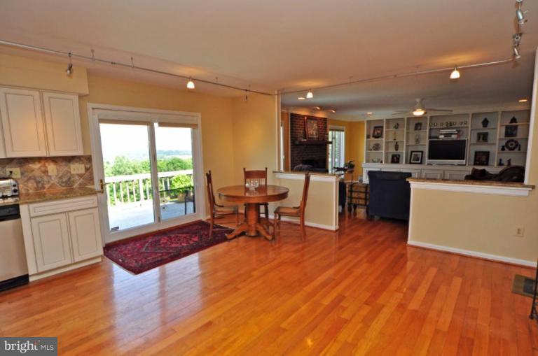 18169 Canby Road Leesburg, VA 20175 - Photo 11 of 30 Breakfast Area