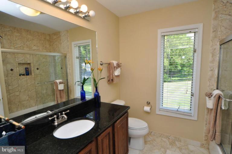 18169 Canby Road Leesburg, VA 20175 - Photo 20 of 30 Bath #1