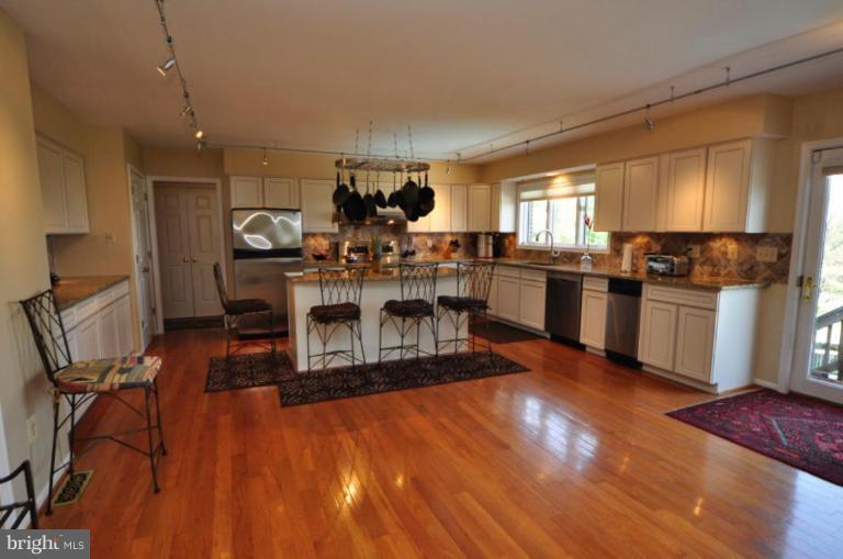 18169 Canby Road Leesburg, VA 20175 - Photo 5 of 30 Kitchen
