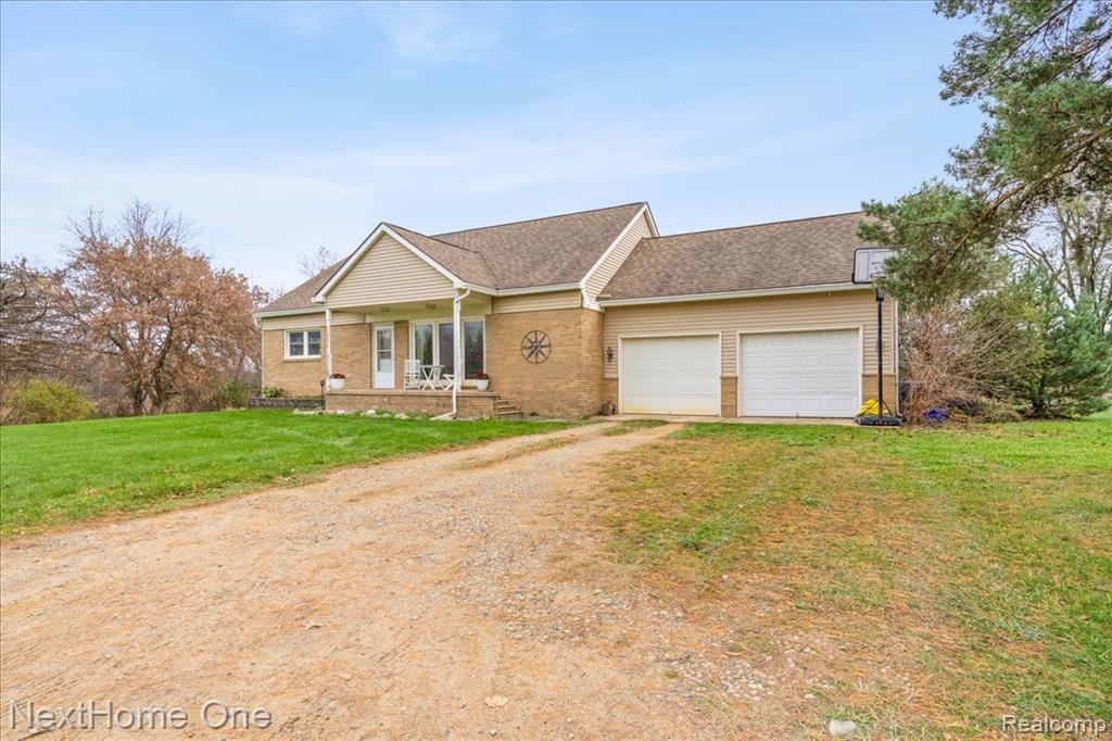 5690 Green Road Fenton, MI 48430 - Photo 1 of 22