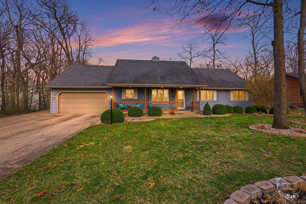 2853 Forsythia Lane St. Anne, IL 60964 - Photo 2 of 31 a front view of a house with yard