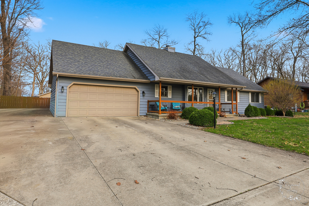 2853 Forsythia Lane St. Anne, IL 60964 - Photo 3 of 31 a car parked in front of house