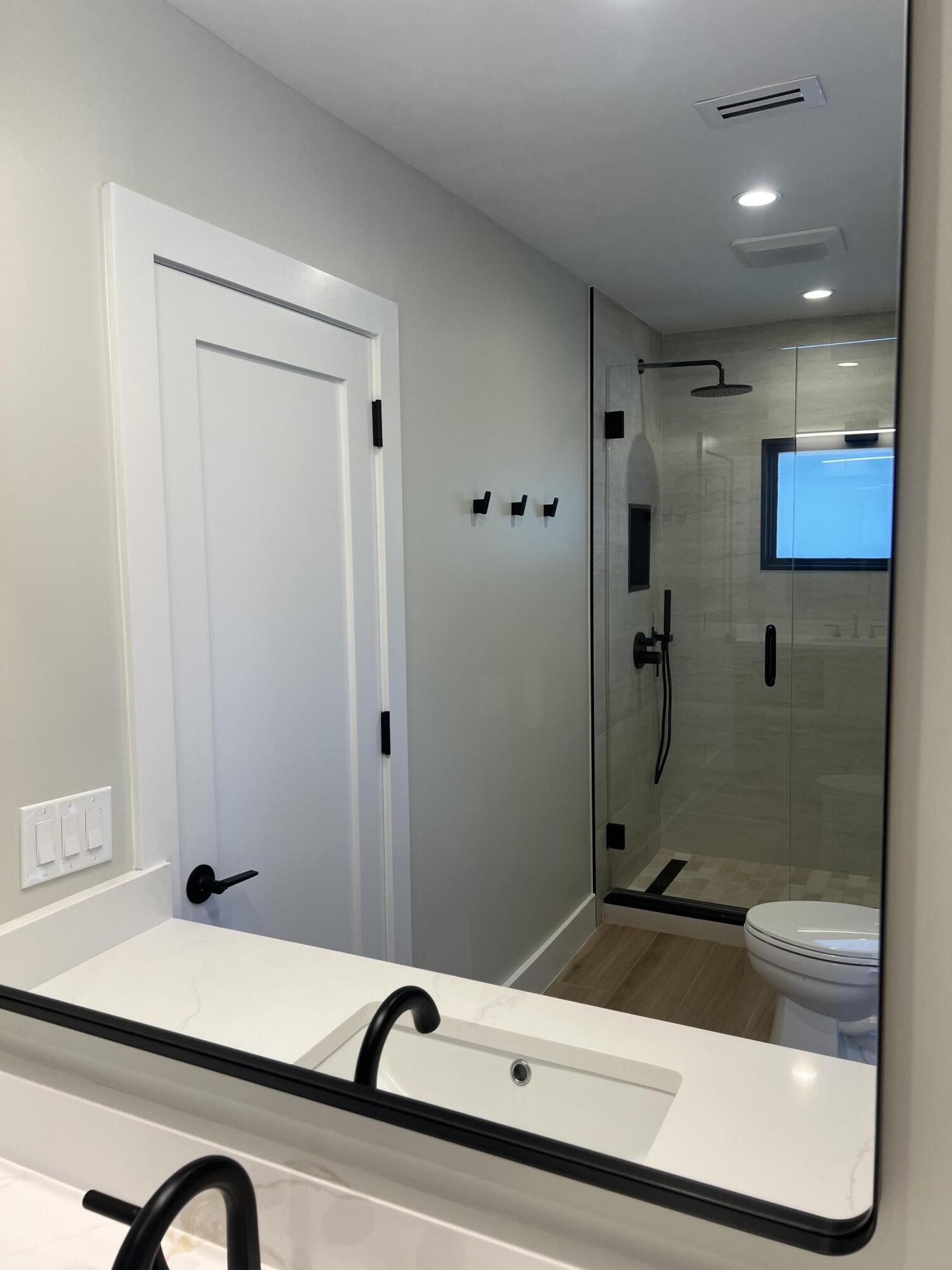 199 Southwest 15th Court Boca Raton, FL 33486 - Photo 16 of 24 Guest Bath