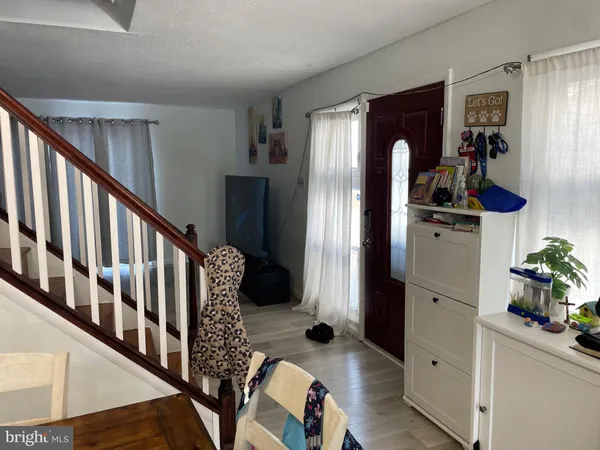 a view of entryway and workspace