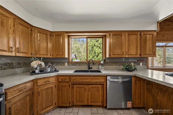 $975,000 | 37902 278th Avenue Southeast, Enumclaw, WA 98022