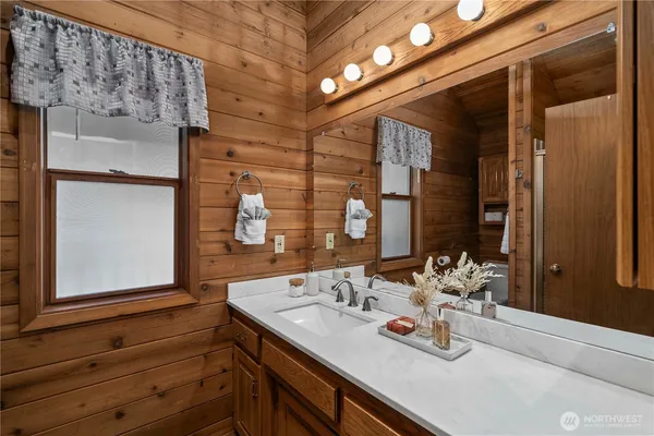 $975,000 | 37902 278th Avenue Southeast, Enumclaw, WA 98022