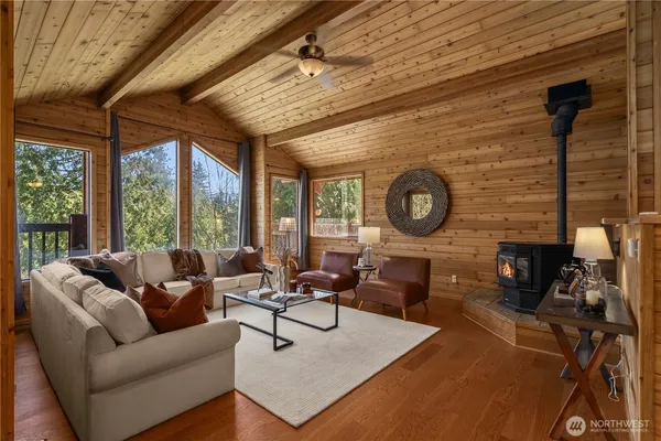 $975,000 | 37902 278th Avenue Southeast, Enumclaw, WA 98022