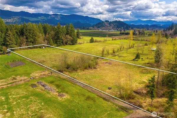 $975,000 | 37902 278th Avenue Southeast, Enumclaw, WA 98022
