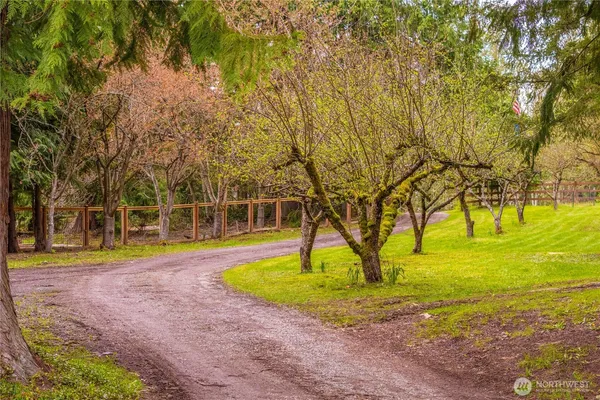 $975,000 | 37902 278th Avenue Southeast, Enumclaw, WA 98022