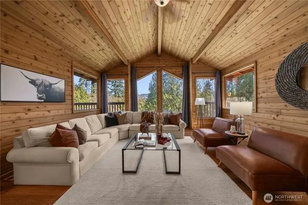 $975,000 | 37902 278th Avenue Southeast, Enumclaw, WA 98022