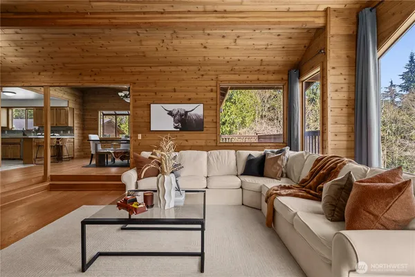 $975,000 | 37902 278th Avenue Southeast, Enumclaw, WA 98022