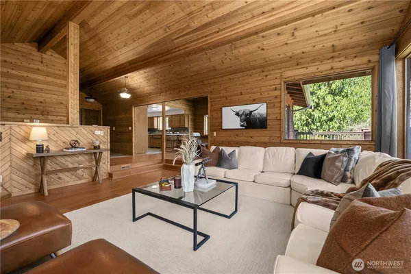 $975,000 | 37902 278th Avenue Southeast, Enumclaw, WA 98022