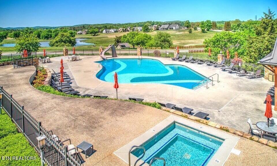 211 Chestnut Lane Loudon, TN 37774 - Photo 7 of 13 2nd view of pool area
