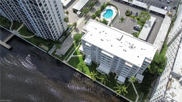 $238,900 | 1900 Clifford Street, Unit 301, Fort Myers, FL 33901