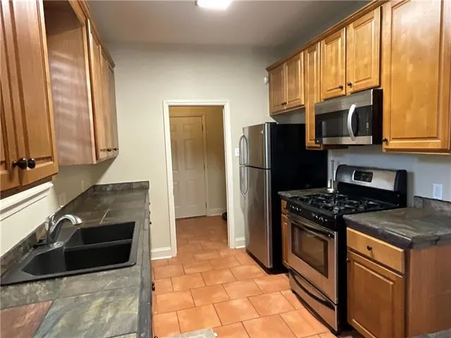 $1,950 | 5495 Canal Boulevard, Unit LOWR, New Orleans, LA 70124