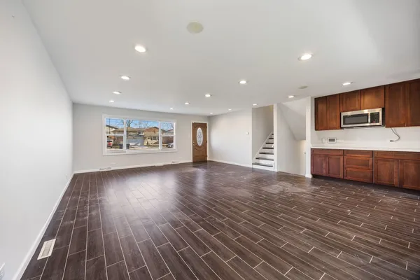 $3,050 | 1315 Prince Drive, South Holland, IL 60473
