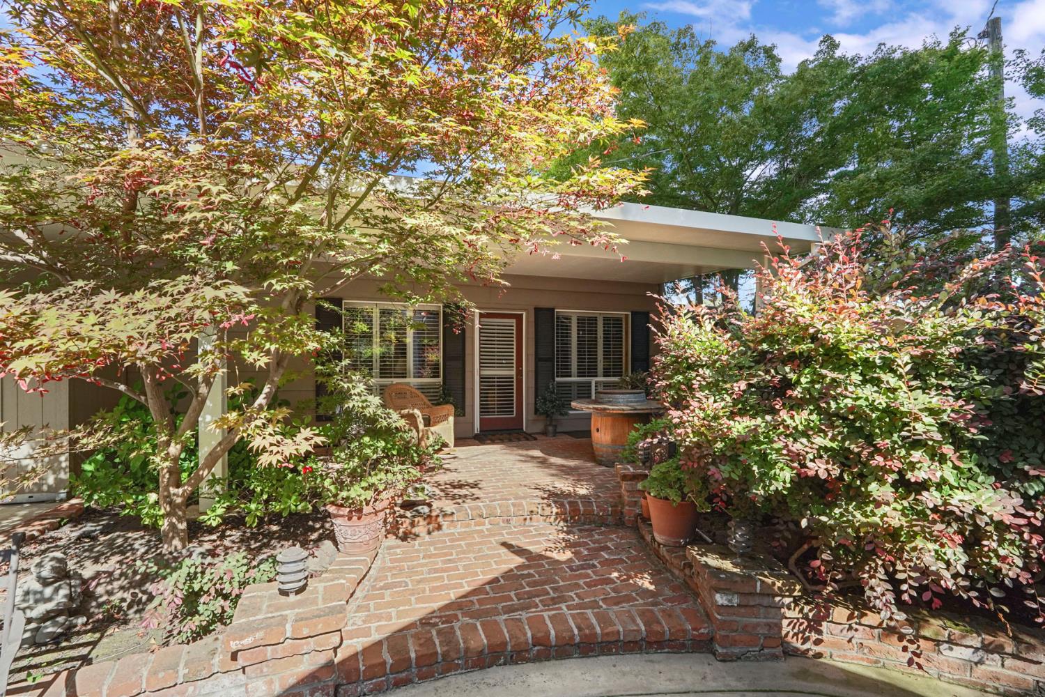 450 West Turner Road Lodi, CA 95242 - Photo 39 of 63 Entrance to office/game room separate from house.