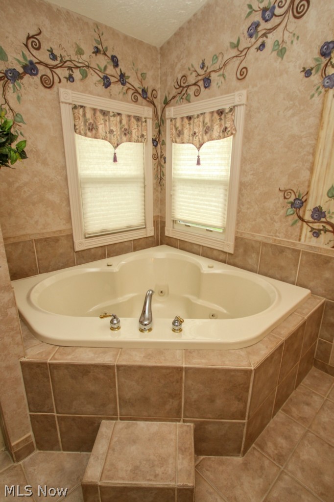 6411 Chestnut Road Independence, OH 44131 - Photo 15 of 25 Master Whirlpool Tub