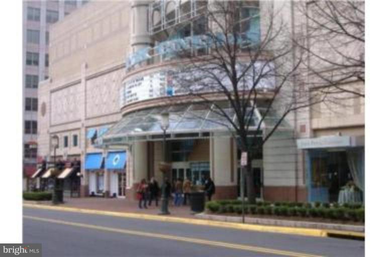 1556 Twisted Oak Drive Reston, VA 20194 - Photo 14 of 19 Reston Town Center