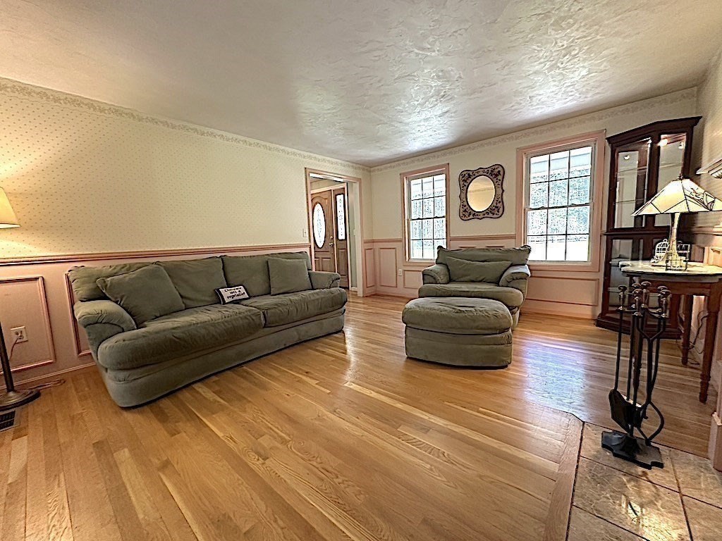 20-22 Box Pond Road Bellingham, MA 02019 - Photo 15 of 42