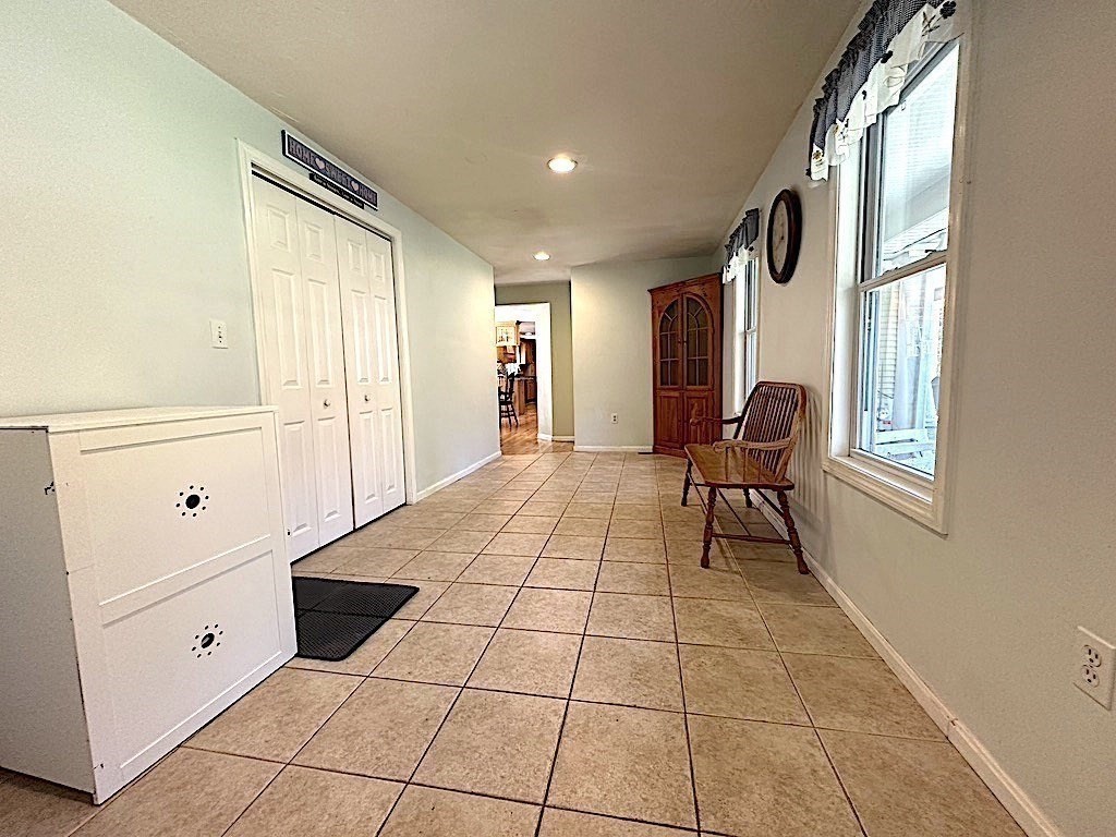 20-22 Box Pond Road Bellingham, MA 02019 - Photo 18 of 42