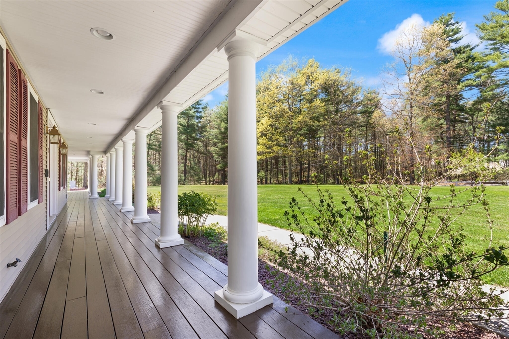 20-22 Box Pond Road Bellingham, MA 02019 - Photo 4 of 42