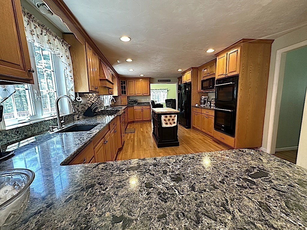 20-22 Box Pond Road Bellingham, MA 02019 - Photo 10 of 42