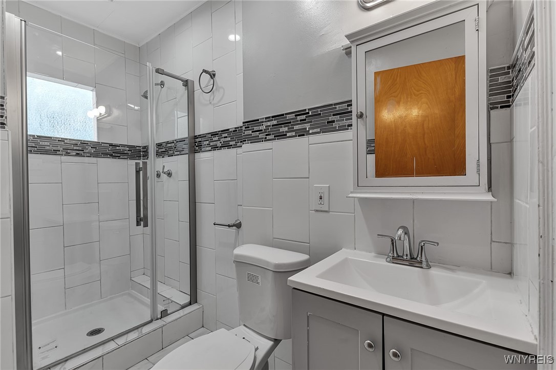 375 Military Road Buffalo, NY 14207 - Photo 22 of 44