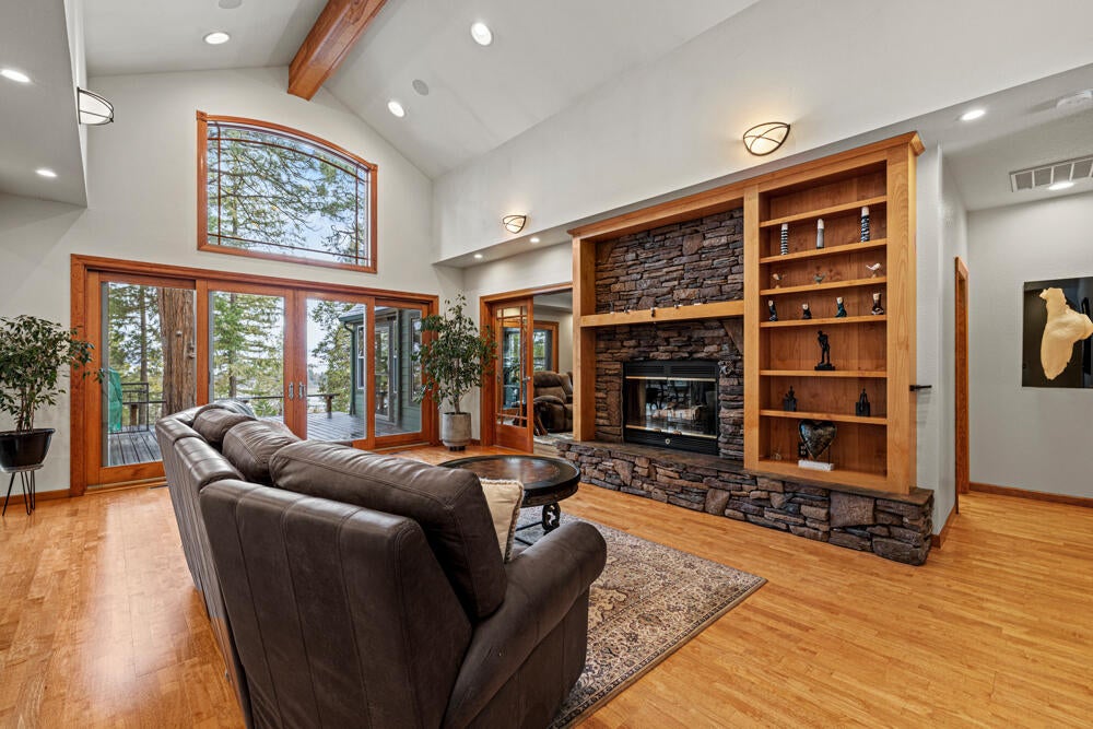 11427 Kestrel Road Klamath Falls, OR 97601 - Photo 19 of 60 11427KestrelRd.-Interiors-24