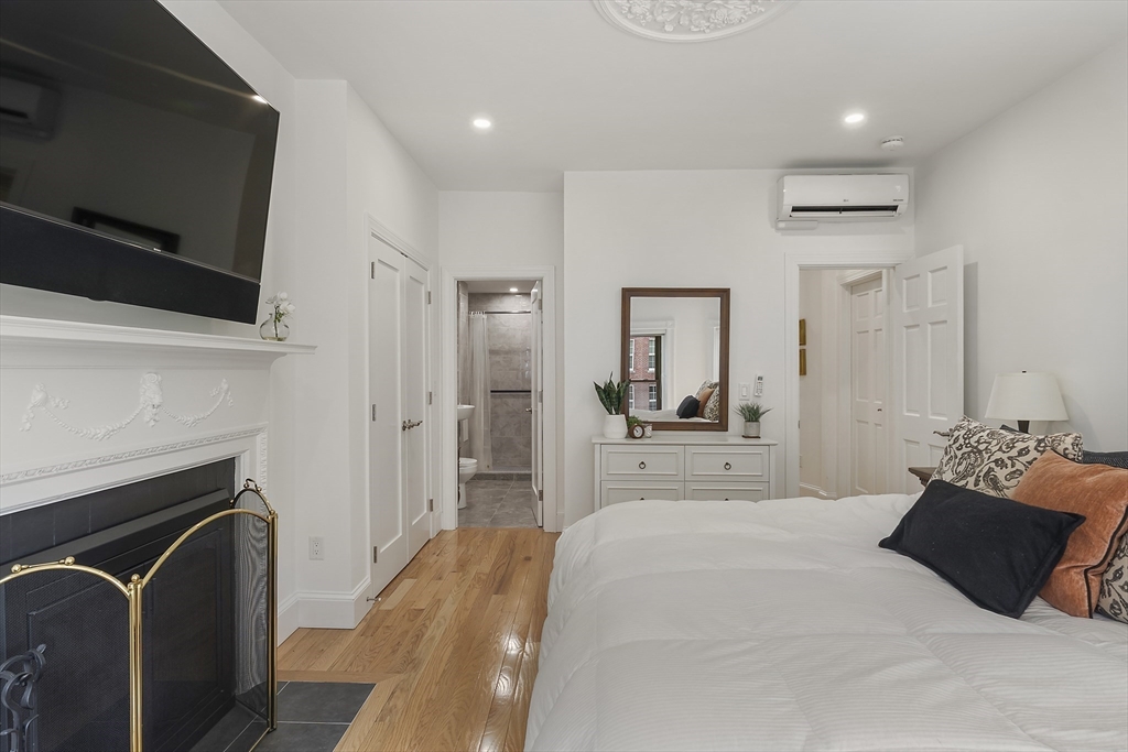 31 Bay State Road, Unit 4 Boston, MA 02215 - Photo 18 of 42