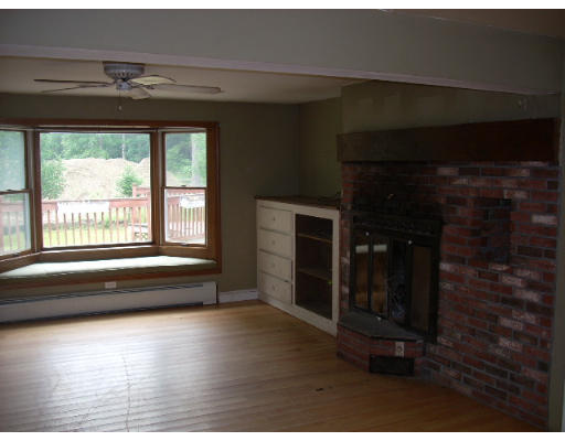 36 Gammons Road Acushnet, MA 02743 - Photo 5 of 6