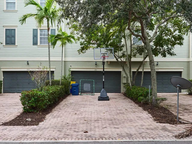 $500,000 | 261 East Bay Cedar Circle, Jupiter, FL 33458