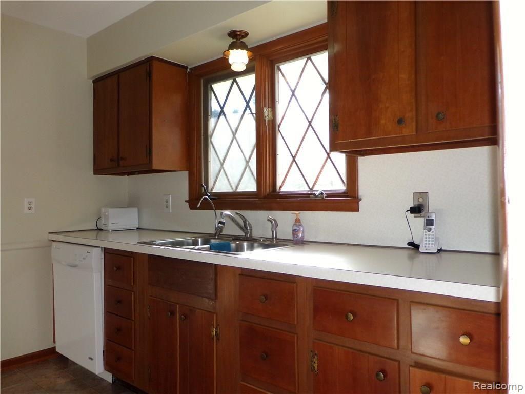 1008 Long Street Fenton, MI 48430 - Photo 10 of 30