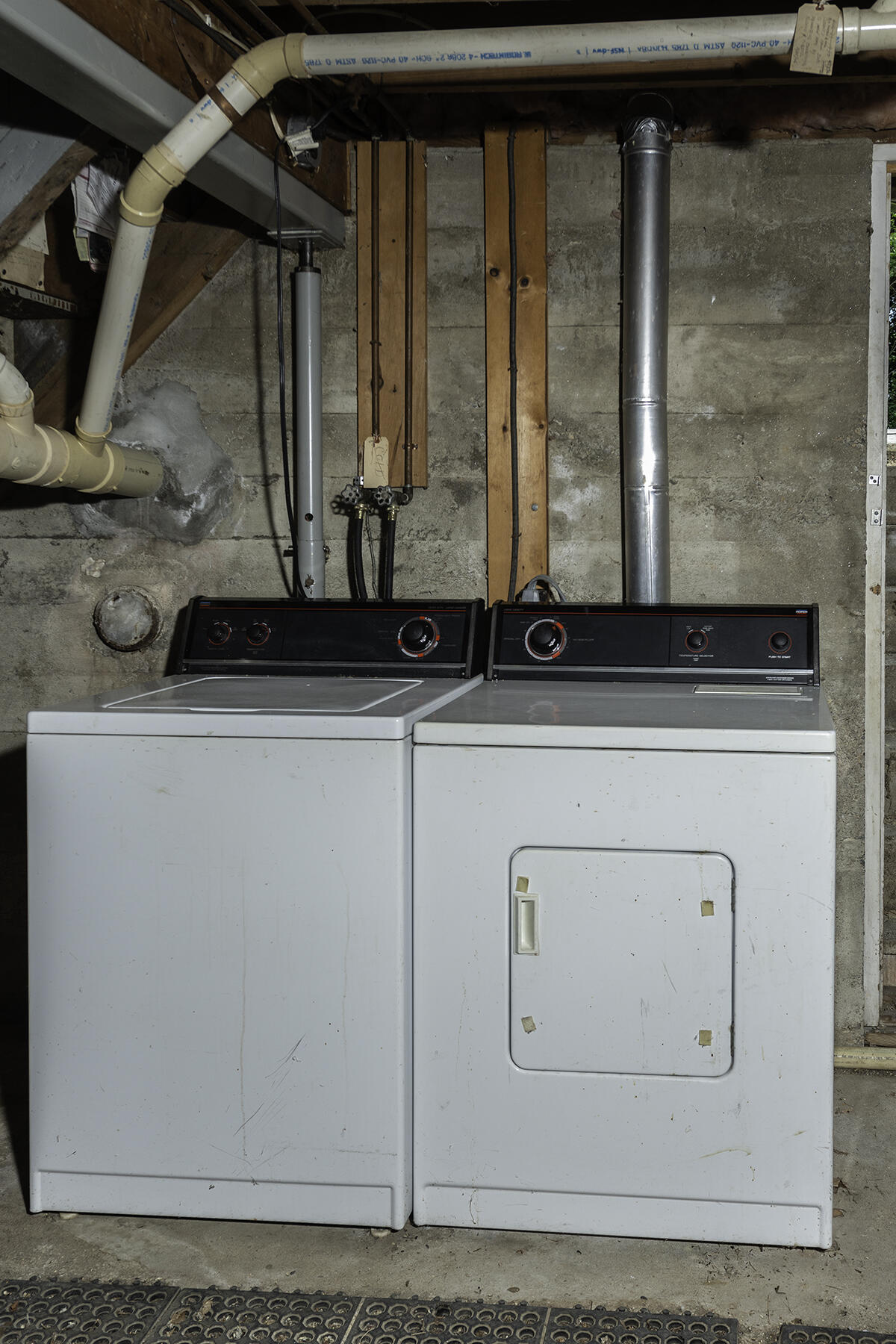 107 Beech Ridge Road York, ME 03909 - Photo 21 of 29 21 Washer & Dryer