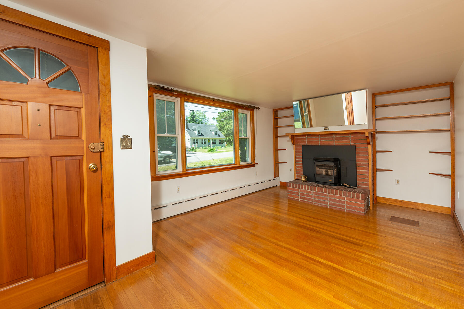107 Beech Ridge Road York, ME 03909 - Photo 4 of 29 4 Living Room