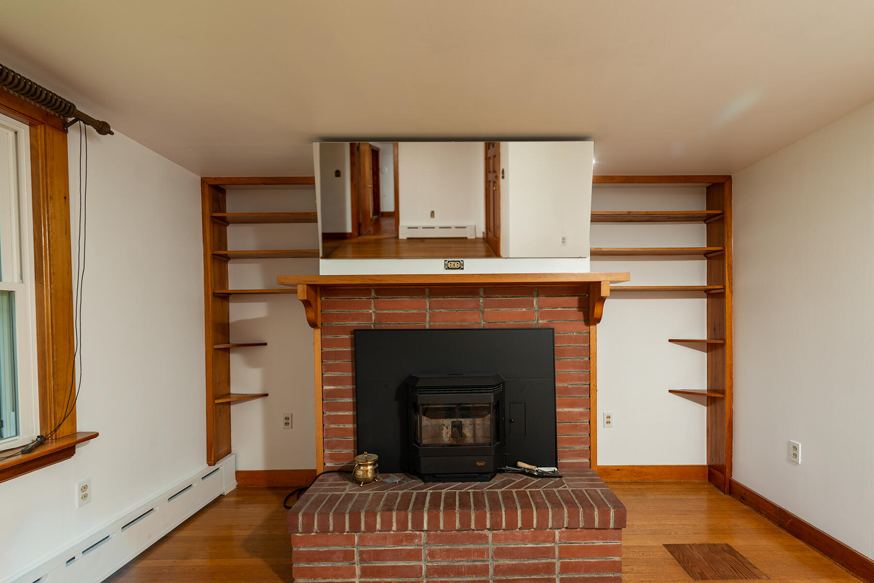 107 Beech Ridge Road York, ME 03909 - Photo 5 of 29 5 Living Room
