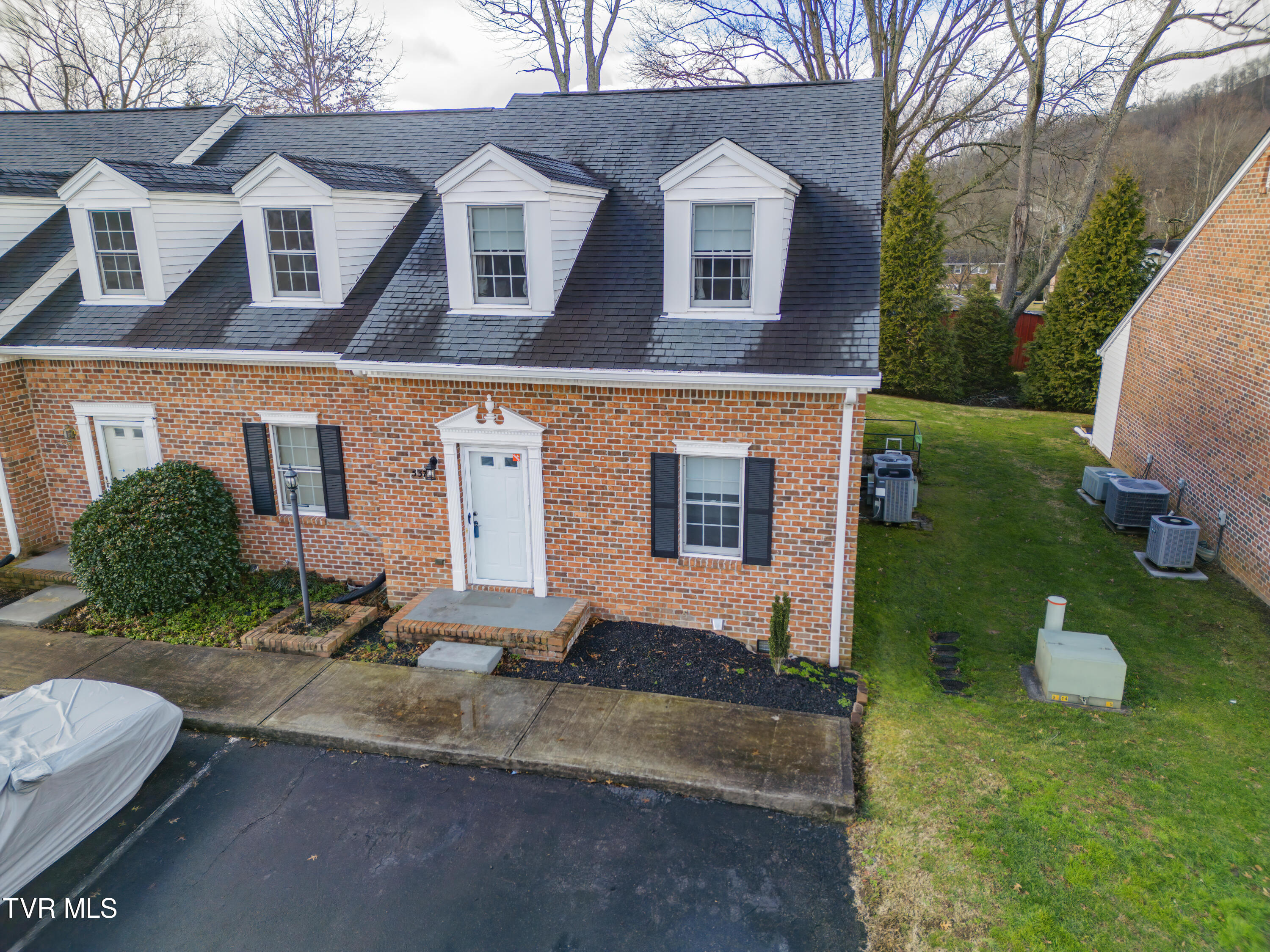 537 Hickory Road, Unit 537 Bristol, TN 37620 - Photo 1 of 26 537 Hickory Rd, Bristol (4)