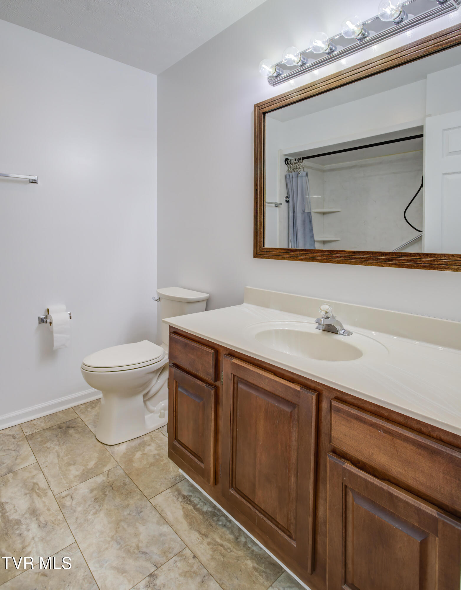 537 Hickory Road, Unit 537 Bristol, TN 37620 - Photo 13 of 26 537 Hickory Rd, Bristol (18)