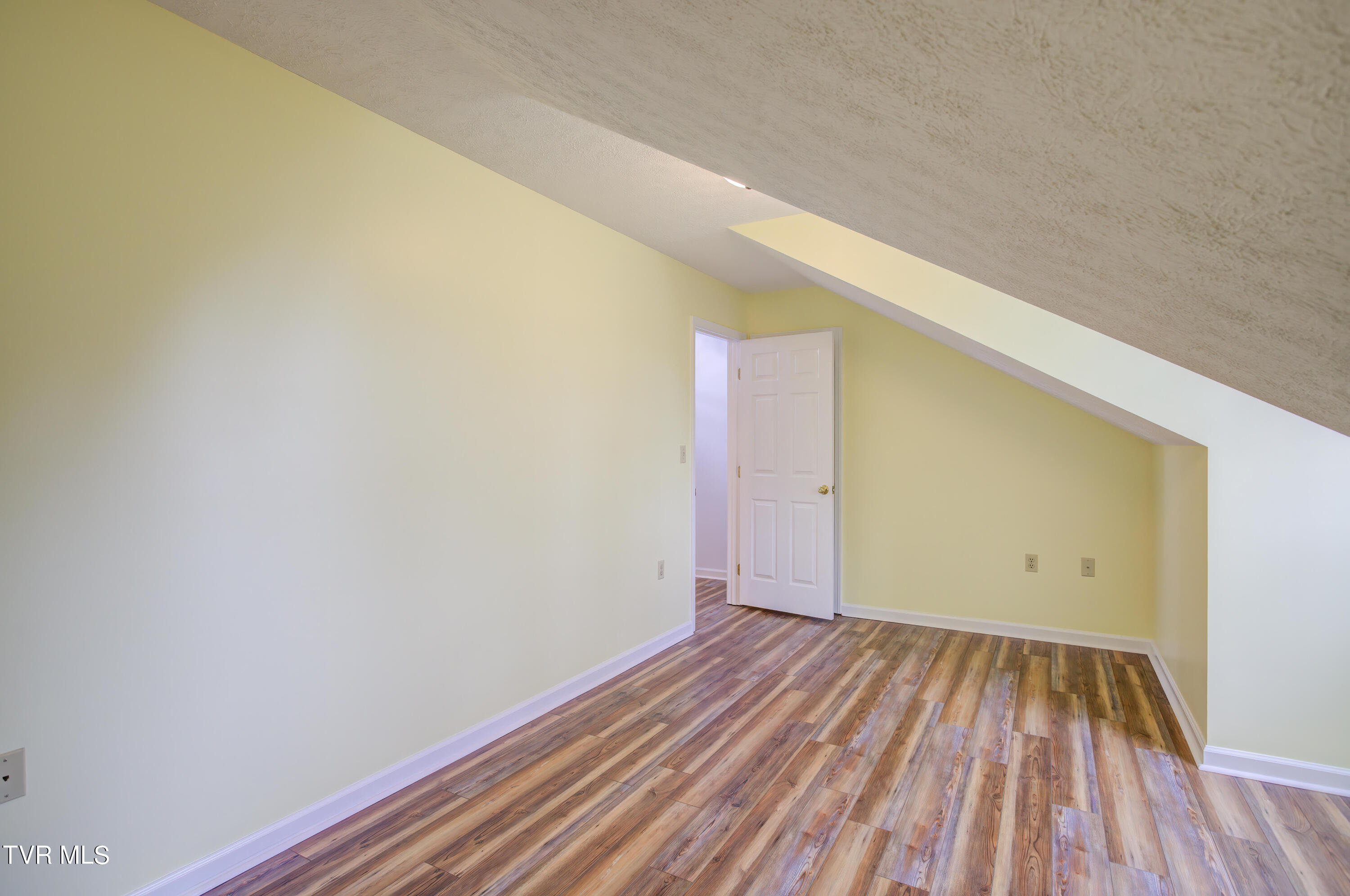 537 Hickory Road, Unit 537 Bristol, TN 37620 - Photo 25 of 26 537 Hickory Rd, Bristol (16)