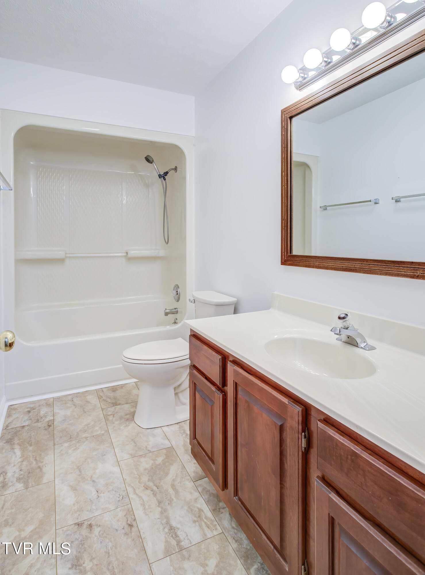 537 Hickory Road, Unit 537 Bristol, TN 37620 - Photo 26 of 26 537 Hickory Rd, Bristol (17)