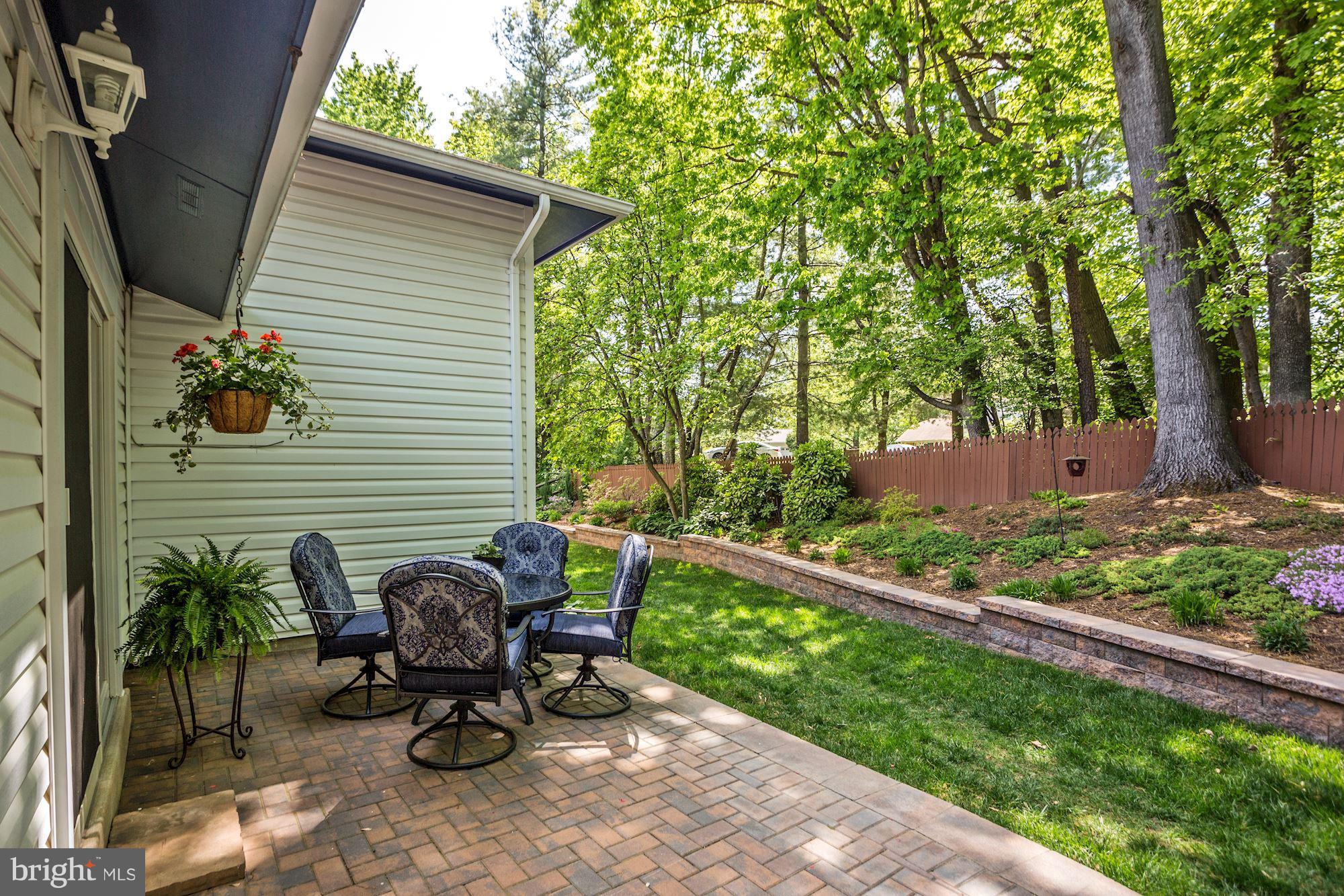 7114 Sontag Way Springfield, VA 22153 - Photo 28 of 30 Exterior (Rear)