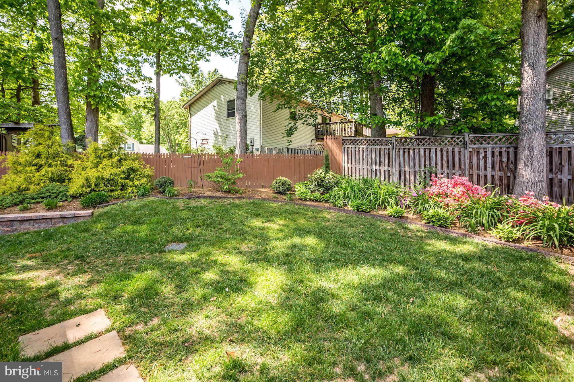 7114 Sontag Way Springfield, VA 22153 - Photo 29 of 30 Exterior (Rear)