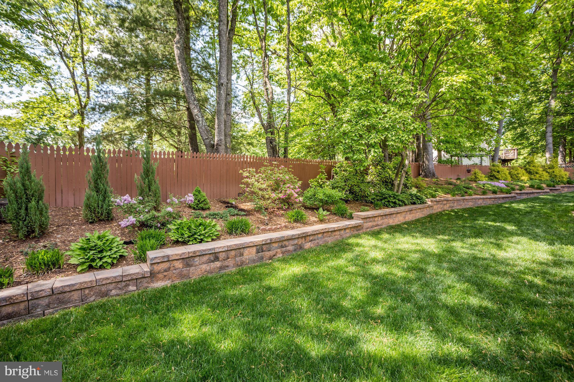 7114 Sontag Way Springfield, VA 22153 - Photo 30 of 30 Exterior (Rear)