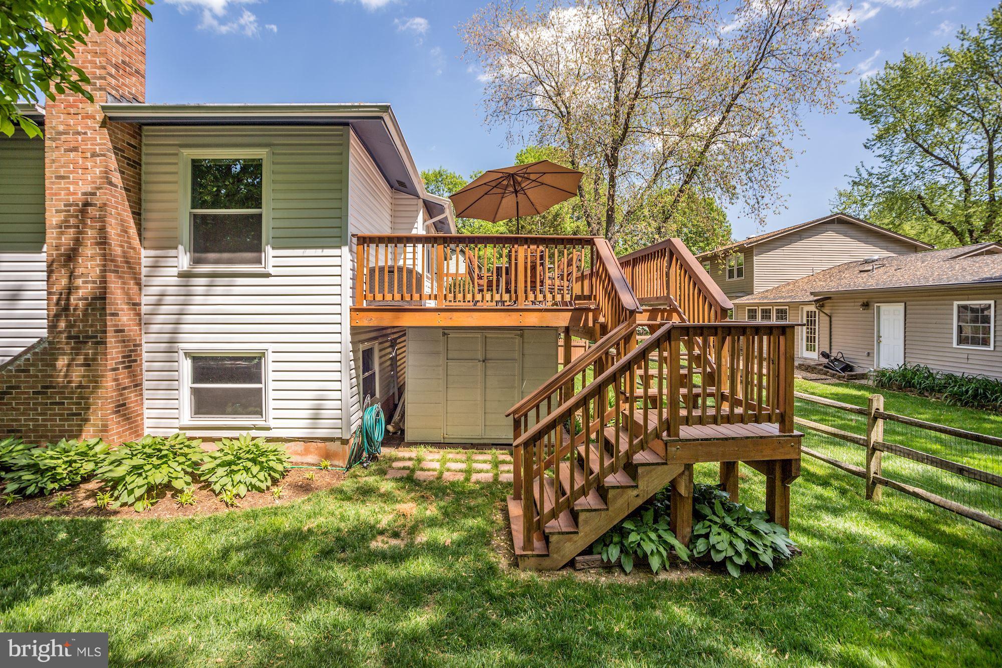 7114 Sontag Way Springfield, VA 22153 - Photo 4 of 30 Stairs off deck