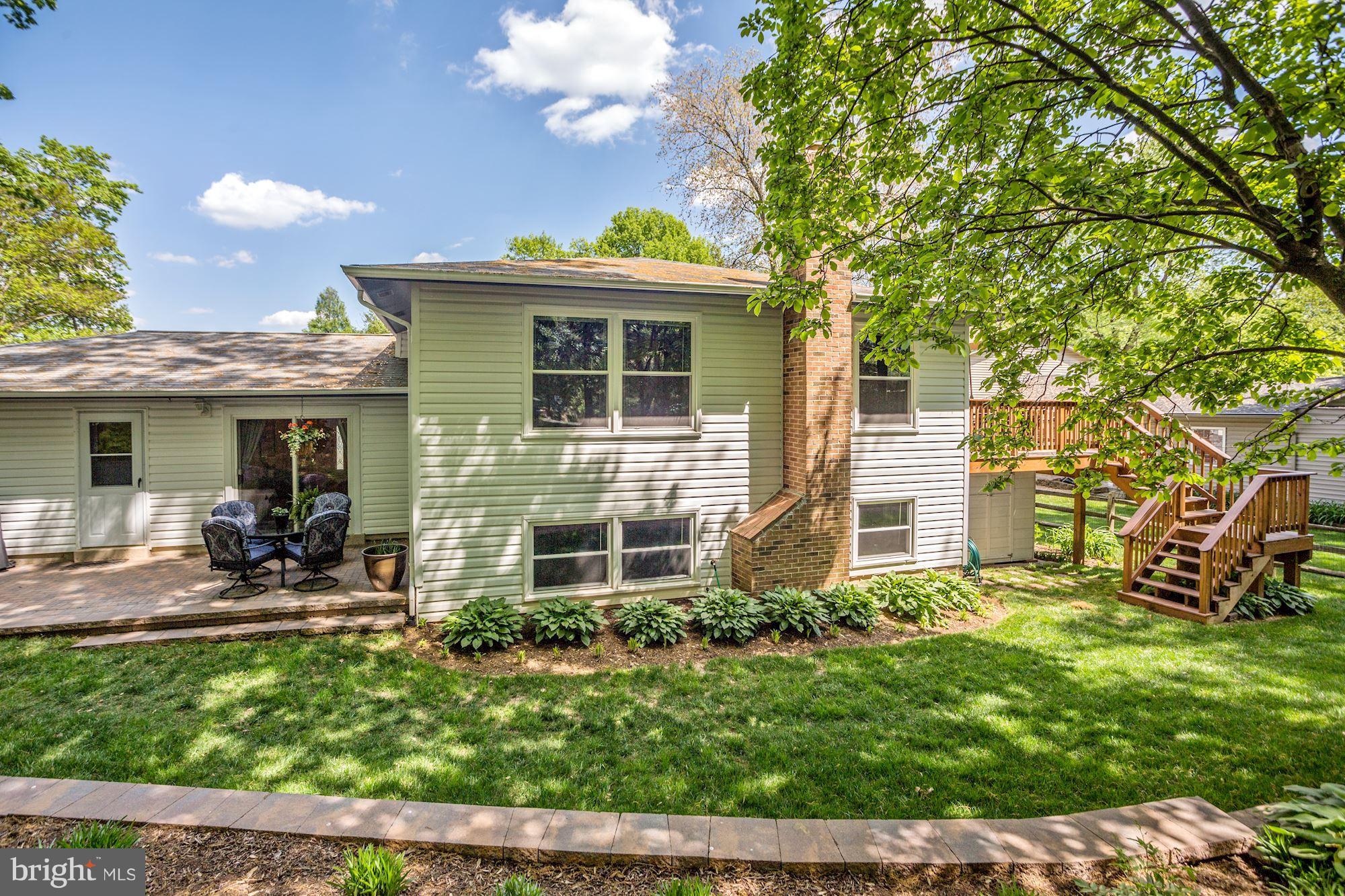 7114 Sontag Way Springfield, VA 22153 - Photo 6 of 30 Exterior (Rear)