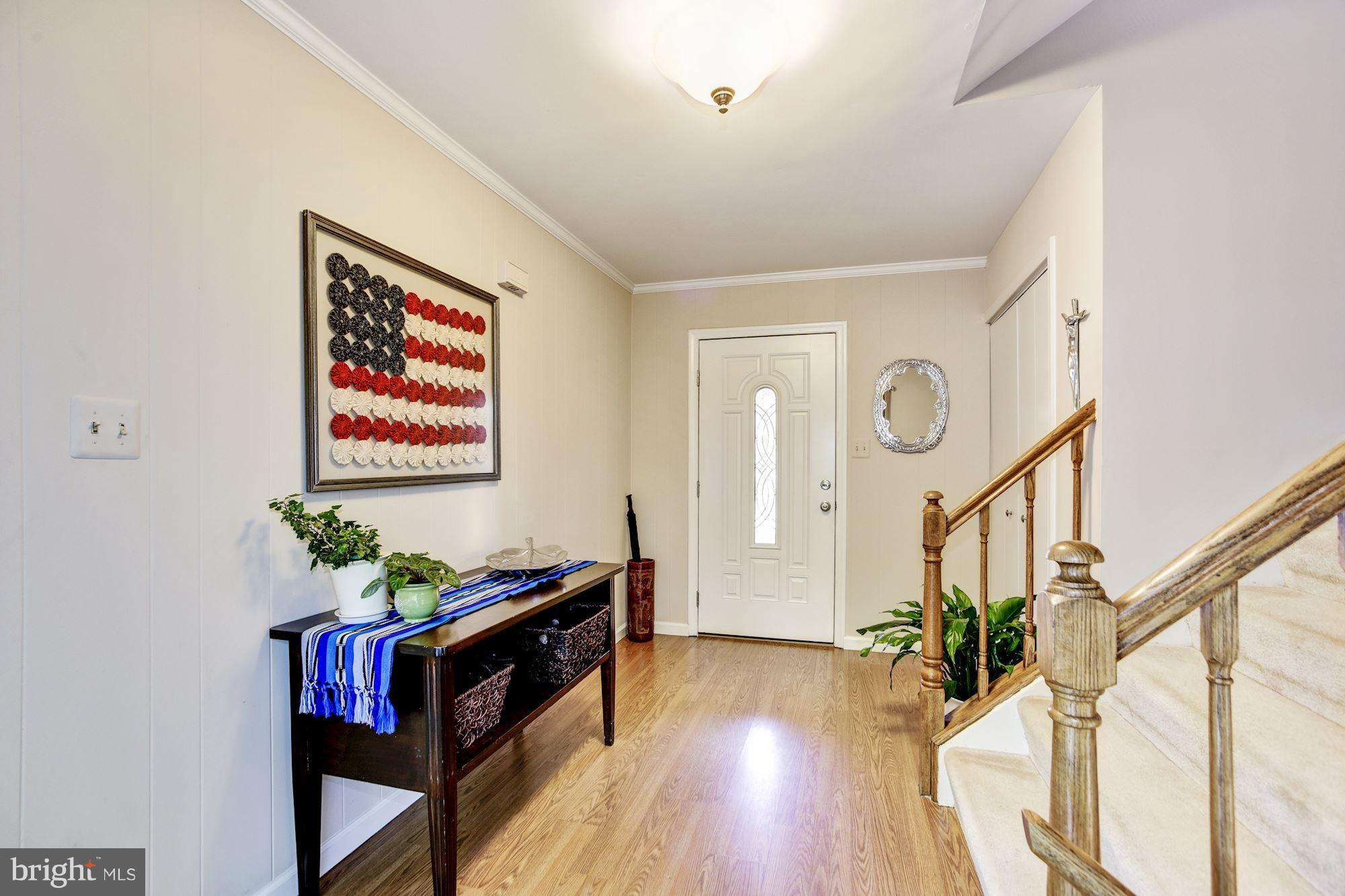 7114 Sontag Way Springfield, VA 22153 - Photo 7 of 30 Foyer