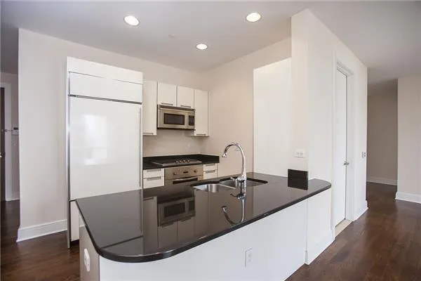 $1,850,000 | 250 East 49th Street, Unit 23AB | Midtown East